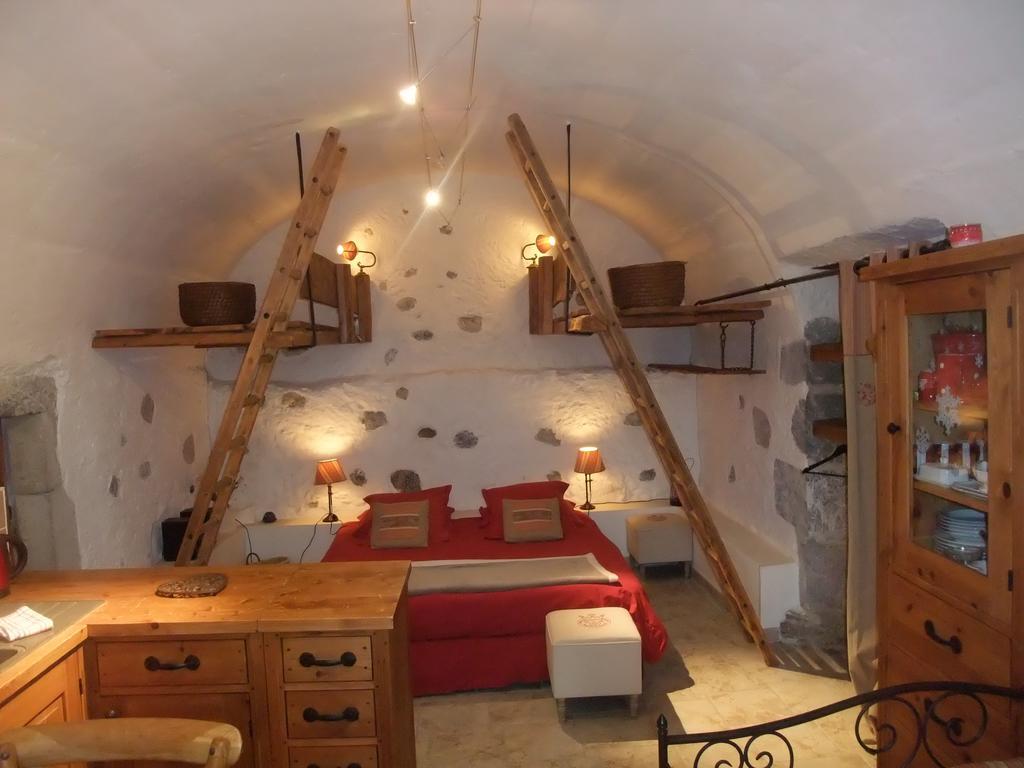 Le Domaine Du Grand Cellier Chambres D'Hotes En Savoie Tournon-sur-Rhône Pokój zdjęcie